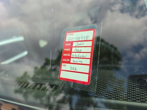 Used 2020 Jeep Gladiator Sport AWD/4WD image 10