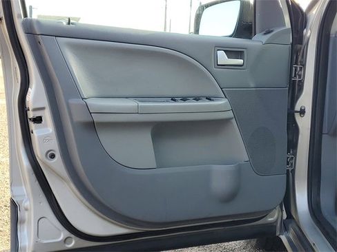 Used 2006 Ford Freestyle SE image 9