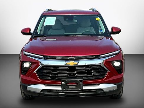 Used 2024 Chevrolet TrailBlazer LT FWD image 2