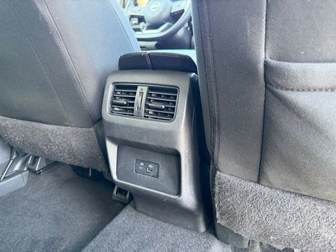 Used 2023 Nissan Rogue SV FWD image 14