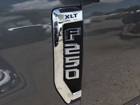 Used 2021 Ford F250 XLT w/ XLT Premium Package AWD/4WD image 61