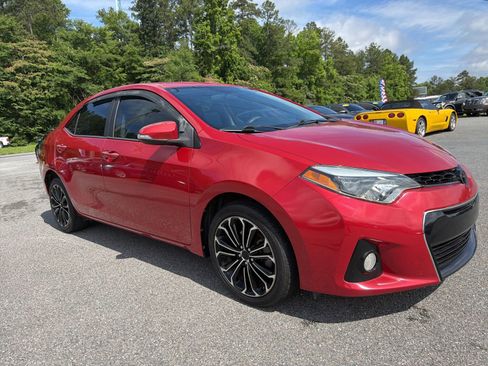 Used 2015 Toyota Corolla S FWD image 3