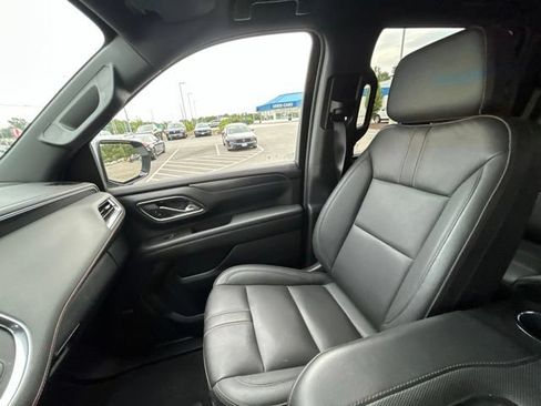Used 2024 Chevrolet Tahoe RST w/ Luxury Package AWD/4WD image 17
