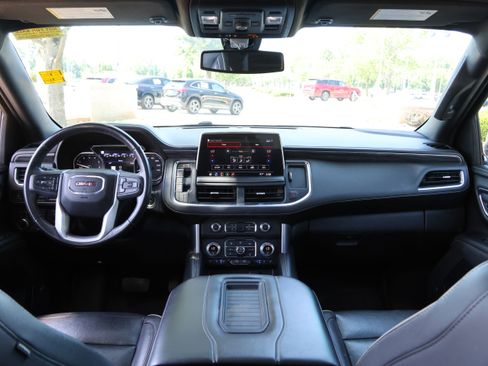 Used 2021 GMC Yukon SLT w/ SLT Luxury Plus Package AWD/4WD image 19