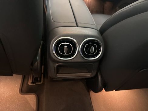 Used 2026 Mercedes-Benz GLC 300 image 23