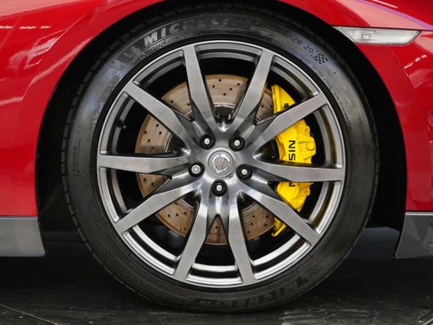 Used 2015 Nissan GT-R Premium AWD/4WD image 36