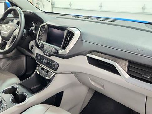 Used 2024 GMC Terrain SLT image 23