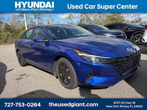 Used 2023 Hyundai Elantra SEL image 4