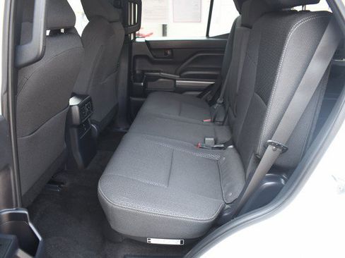 Certified 2025 Toyota 4Runner SR5 AWD/4WD image 22