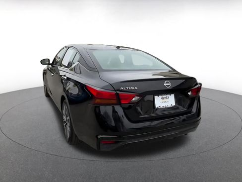 Used 2025 Nissan Altima 2.5 SV image 11