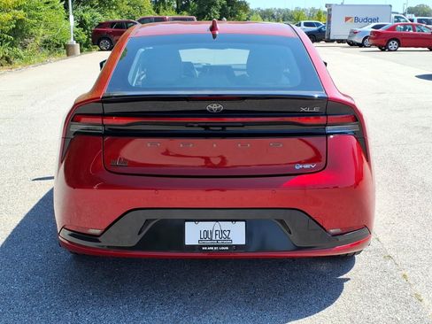 Used 2023 Toyota Prius XLE FWD image 30