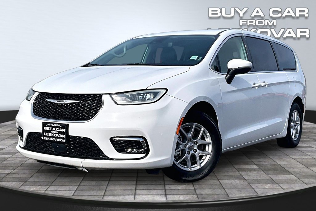 Used 2023 Chrysler Pacifica Touring-L FWD image 12