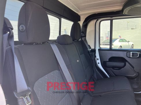 Used 2026 Jeep Gladiator Mojave w/ Safety Group AWD/4WD image 21