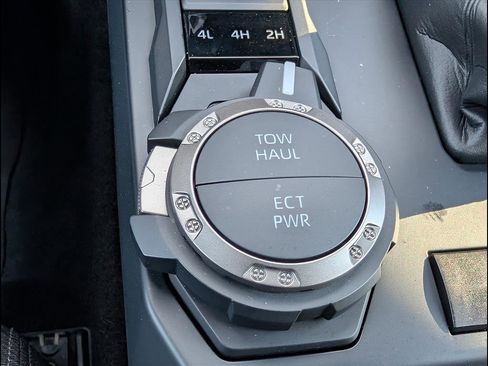 Used 2024 Toyota Tacoma SR5 image 12