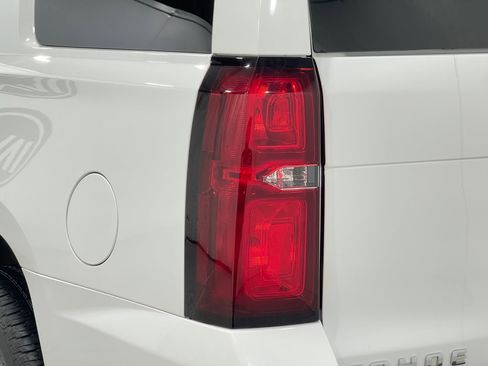 Used 2018 Chevrolet Tahoe LT w/ LT Signature Package image 37