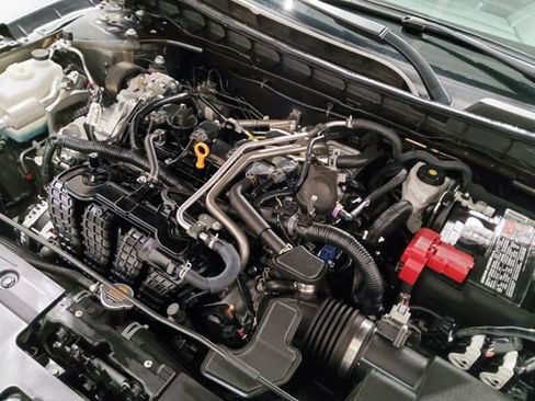 Used 2025 Nissan Altima 2.5 SV FWD image 28