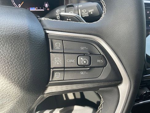 Used 2024 Jeep Grand Cherokee Laredo w/ Trailer Tow Package image 16