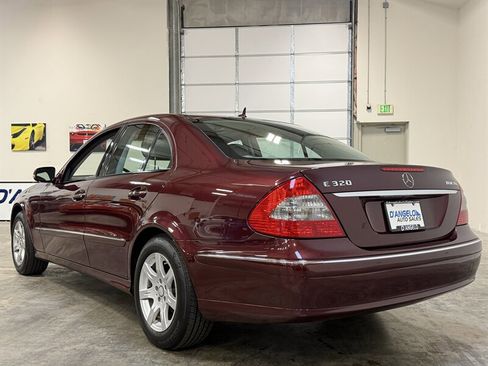 Used 2008 Mercedes-Benz E 320 BlueTEC Sedan image 5