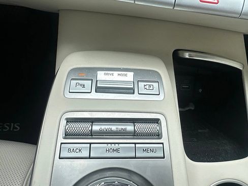 Used 2023 Genesis Electrified GV70 w/ Prestige Package AWD/4WD image 16