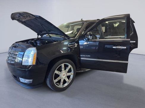 Used 2014 Cadillac Escalade Luxury AWD/4WD image 11