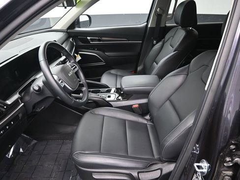 New 2025 Kia Telluride LX FWD image 14