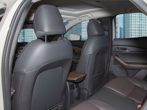 Used 2025 MAZDA CX-30 AWD 2.5 S w/ Premium Package image 18