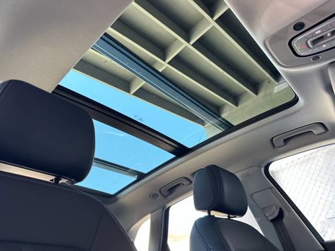 Used 2023 Audi Q5 2.0T Premium w/ Convenience Package image 17