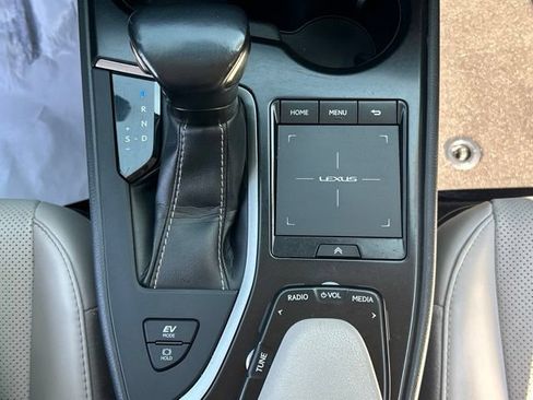 Used 2020 Lexus UX 250h w/ Premium Package AWD/4WD image 52