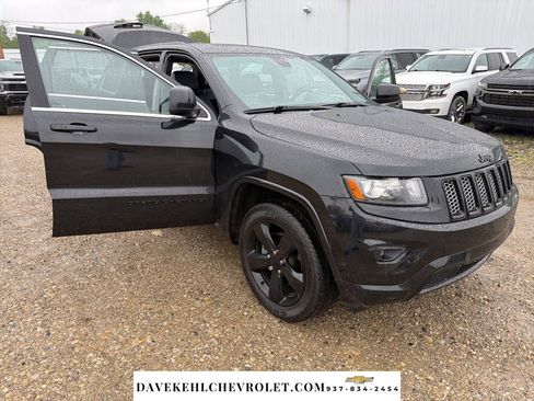 Used 2015 Jeep Grand Cherokee Altitude AWD/4WD image 31