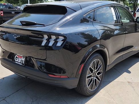 New 2025 Ford F350 Lariat w/ FX4 Off-Road Package image 24