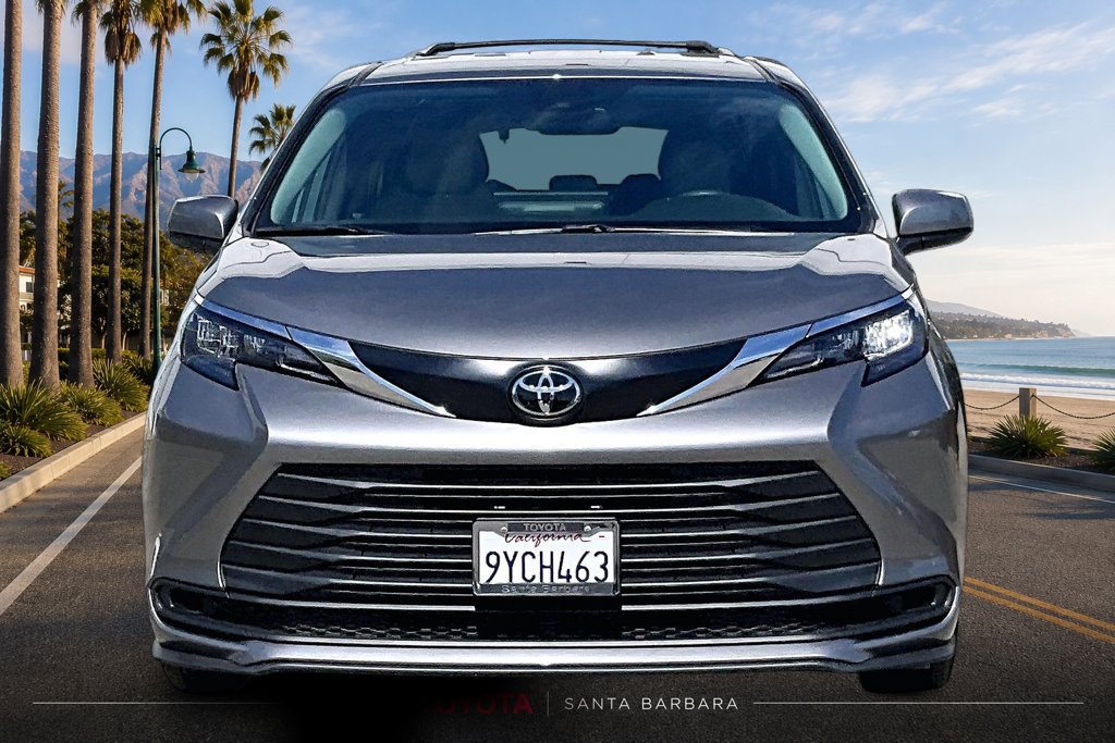 Certified 2026 Toyota Sienna LE AWD/4WD image 2