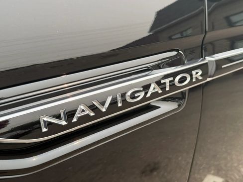 Used 2021 Lincoln Navigator L Reserve AWD/4WD image 12