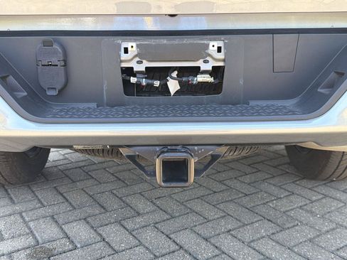 Used 2023 Chevrolet Colorado LT w/ LT Convenience Package II AWD/4WD image 37