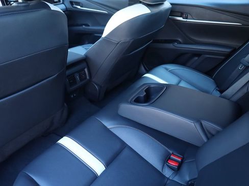 Used 2025 Toyota Camry SE image 13