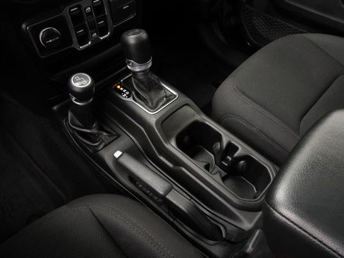 Used 2022 Jeep Wrangler Unlimited Sport image 14