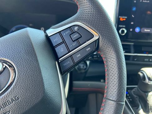 Used 2026 Toyota Sienna XSE FWD image 24