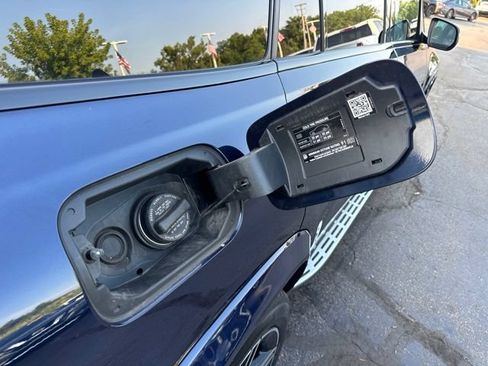 Used 2022 Mercedes-Benz GLS 450 4MATIC image 23