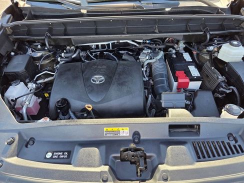 Used 2022 Toyota Highlander LE image 22
