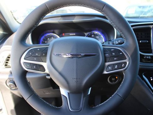 New 2026 Chrysler Pacifica Select image 13