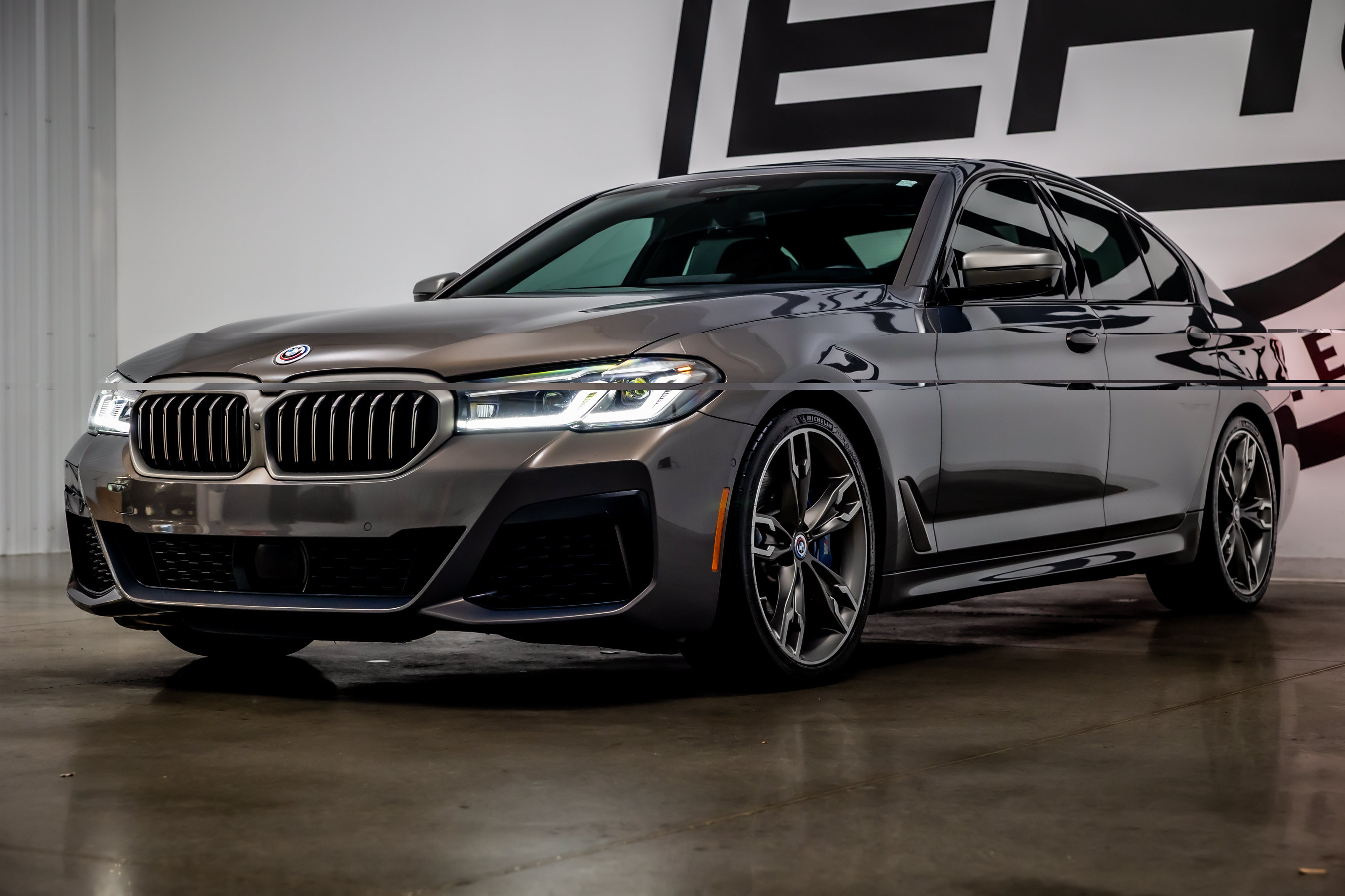 Used 2023 BMW M550i xDrive w/ Dynamic Handling Package AWD/4WD image 27