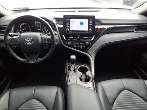 Used 2024 Toyota Camry SE w/ Cold Weather Package FWD image 12