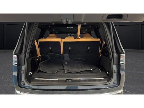 Used 2024 Jeep Grand Wagoneer Series III w/ HD Trailer Tow Package image 28