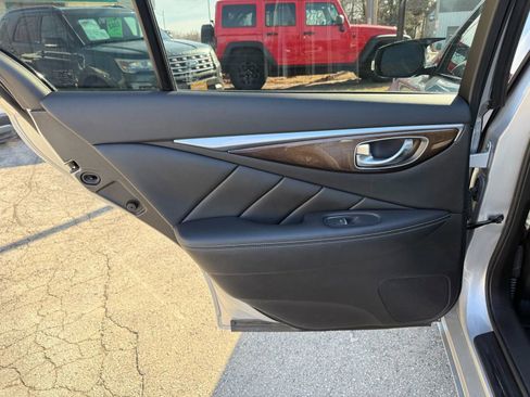 Used 2014 INFINITI Q50 Premium w/ Deluxe Touring Package image 11