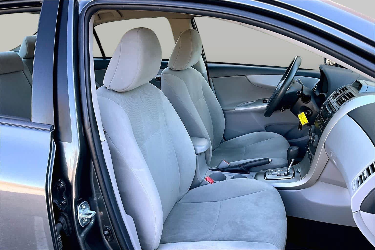 Used 2012 Toyota Corolla LE FWD image 8