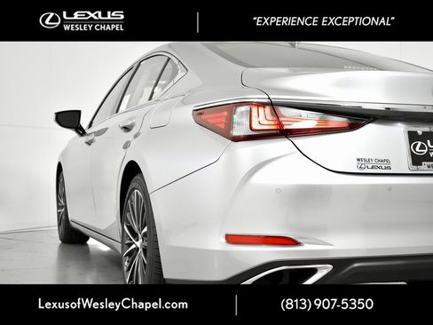 New 2025 Lexus ES 350 w/ Premium Package image 4