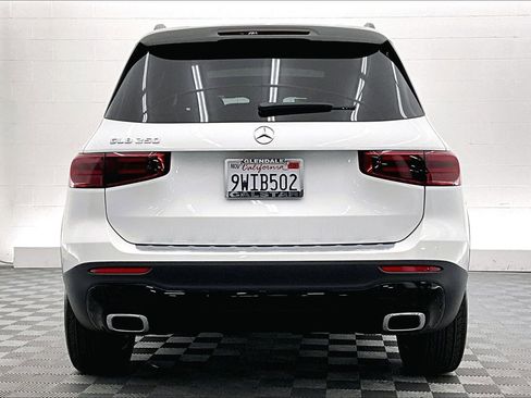 Used 2026 Mercedes-Benz GLB 250 image 3