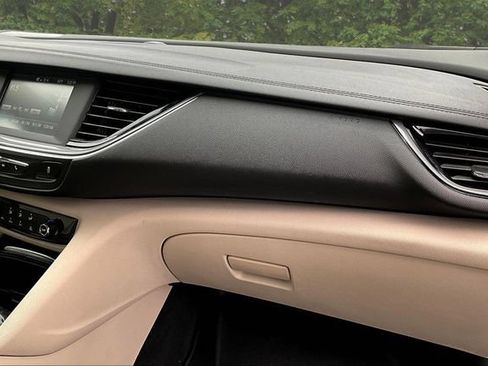 Used 2018 Buick Regal Preferred FWD image 25