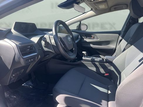 Used 2024 Toyota Prius LE image 9