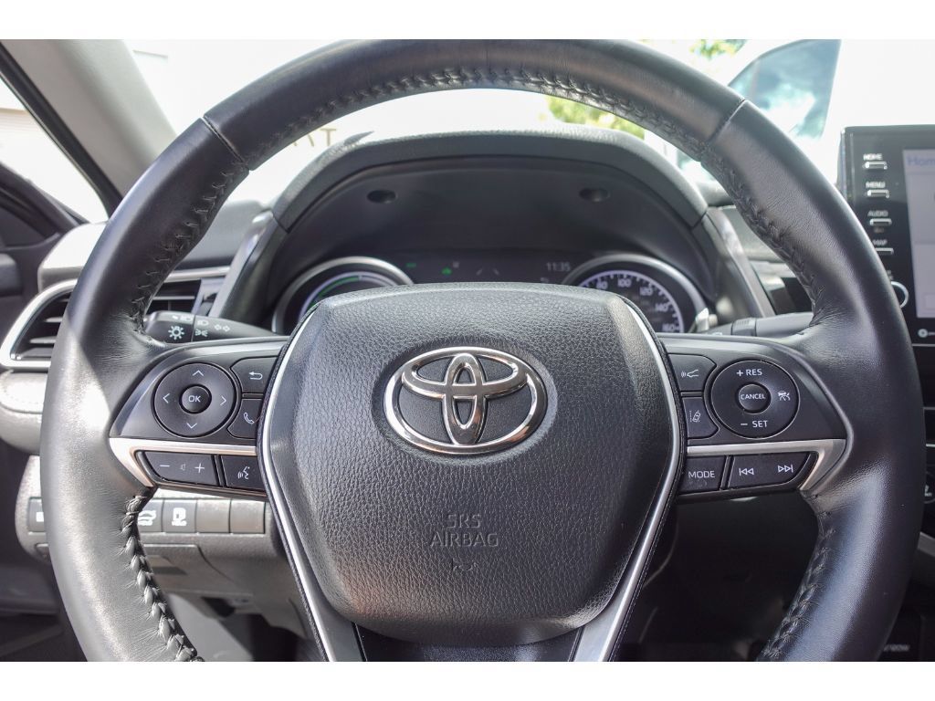 Used 2021 Toyota Camry XLE FWD image 13