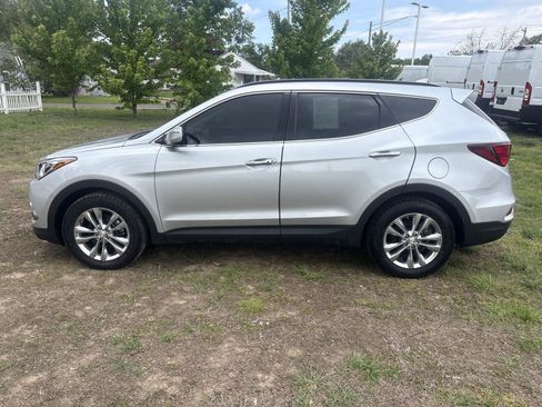 Used 2017 Hyundai Santa Fe Sport 2.0T AWD/4WD image 3